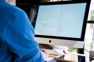 フリーランスクリエイターになるには？必要なスキルや単価相場などを解説