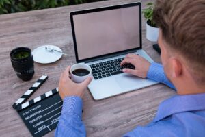フロントエンドエンジニアに向いている人・向いていない人とは？現役エンジニアの視点から特徴を紹介