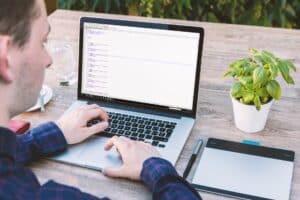 Nuxt.jsのフリーランスになるには？必要なスキルや単価相場などを解説