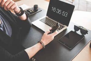 Swiftは在宅・フルリモートできる？必要なスキルや求人例を解説