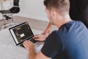 レバテックで副業案件は見つかる？探し方や注意点を徹底解説